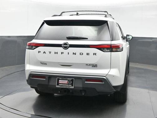 Everest White Pearl Tricoat 2026 Nissan Pathfinder Platinum