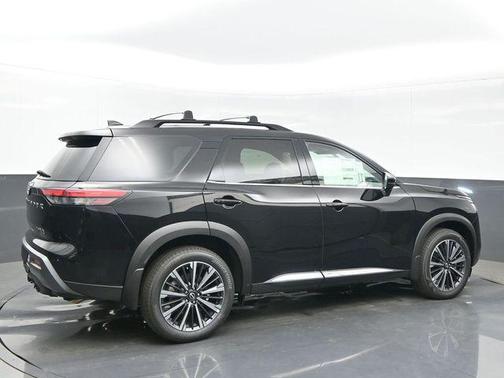 Super Black 2026 Nissan Pathfinder Platinum
