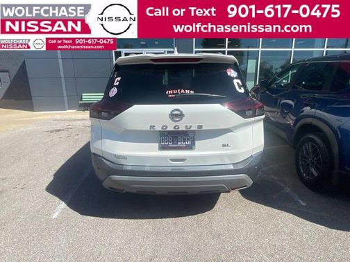 Pearl White Tricoat 2021 Nissan Rogue SL