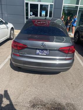 2016 Volkswagen Passat 1.8T SE w/Technology