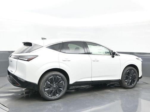 Everest White Pearl Tricoat 2026 Nissan Murano Platinum