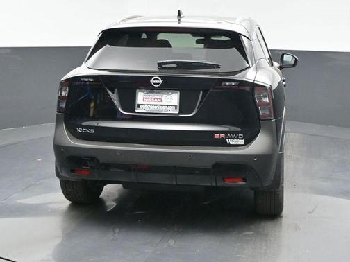 Super Black 2026 Nissan Kicks SR