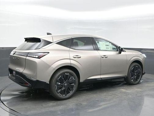 Champagne Silver Metallic 2026 Nissan Murano Platinum
