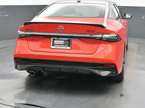 Energetic Ember/Super Blk 2026 Nissan Sentra SR