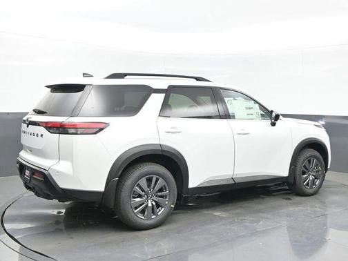 Everest White Pearl Tricoat 2026 Nissan Pathfinder SV