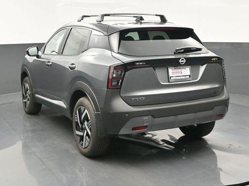 Gun Metallic/Super Black 2026 Nissan Kicks SV