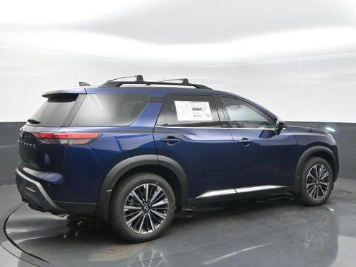 Deep Ocean Blue Pearl 2026 Nissan Pathfinder Platinum