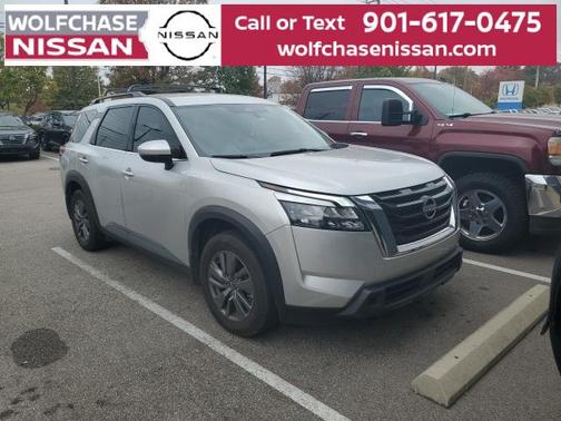 2024 Nissan Pathfinder SV