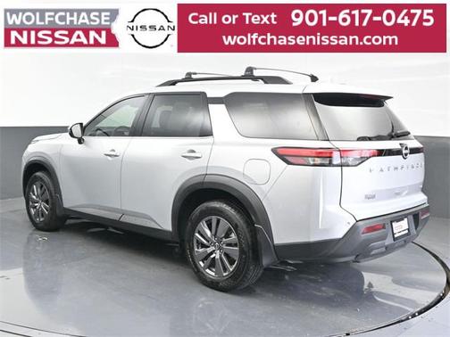 2024 Nissan Pathfinder SV