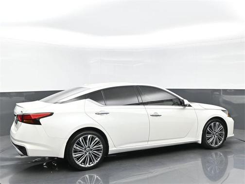 2024 Nissan Altima 2.5 SL