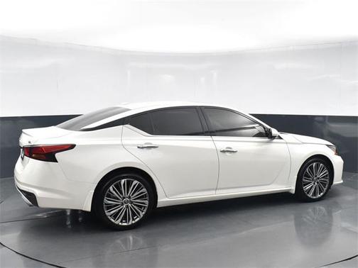 2024 Nissan Altima 2.5 SL