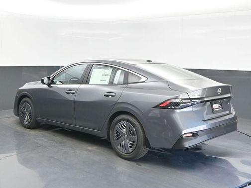 Gun Metallic 2027 Nissan Sentra SV