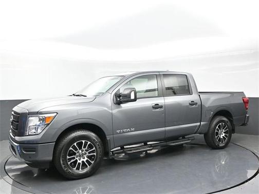 2024 Nissan Titan SV