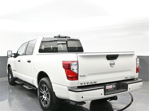 2024 Nissan Titan SV