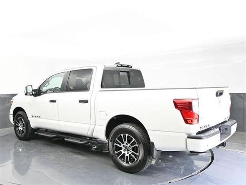 2024 Nissan Titan SV