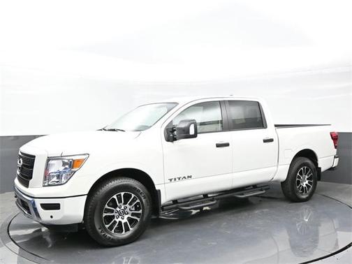 2024 Nissan Titan SV