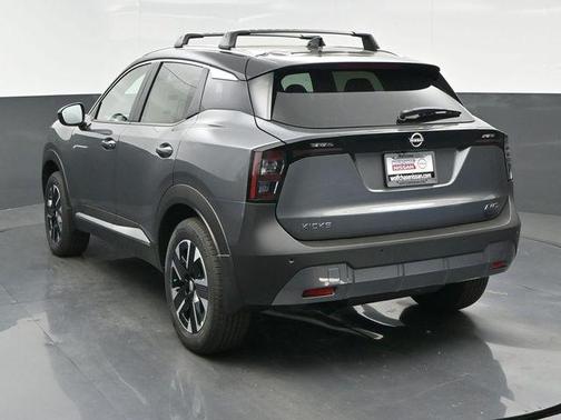 Gun Metallic/Super Black 2026 Nissan Kicks SV
