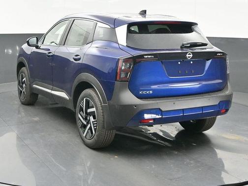 Deep Blue Pearl 2026 Nissan Kicks SV