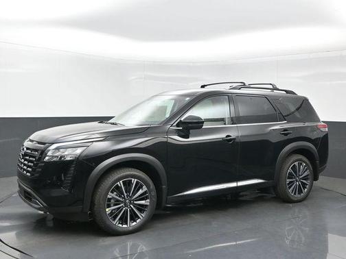 Super Black 2026 Nissan Pathfinder Platinum