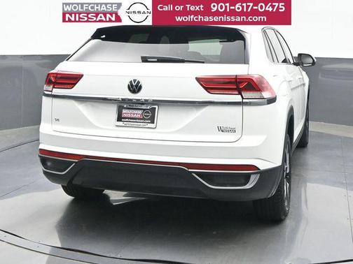 Pure White 2021 Volkswagen Atlas Cross Sport 2.0T SE