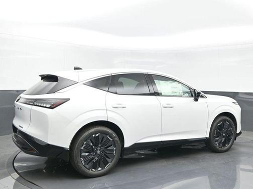 Everest White Pearl Tricoat 2026 Nissan Murano Platinum