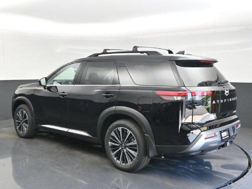 Super Black 2026 Nissan Pathfinder Platinum