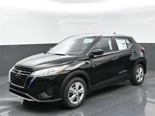 2025 Nissan Kicks S