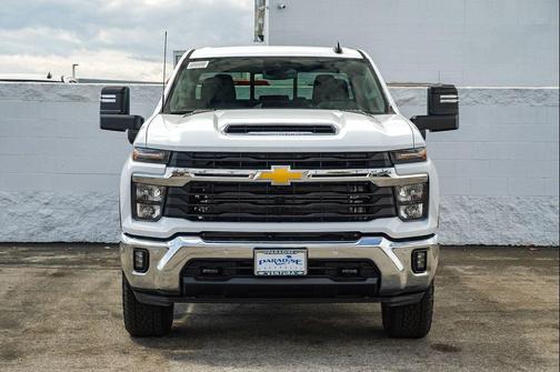 Summit White 2026 Chevrolet Silverado 2500 LT