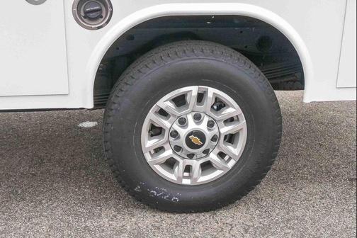 Summit White 2026 Chevrolet Silverado 2500 WT