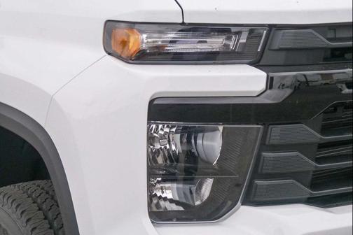Summit White 2026 Chevrolet Silverado 2500 WT