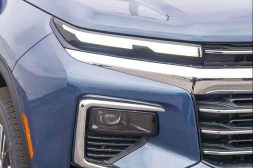 Lakeshore Blue Metallic 2026 Chevrolet Traverse LT