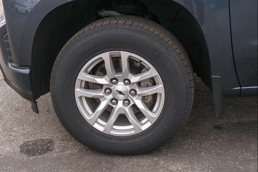Shadow Gray Metallic 2021 Chevrolet Silverado 1500 RST