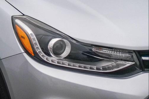 Silver Ice Metallic 2020 Chevrolet Trax LT