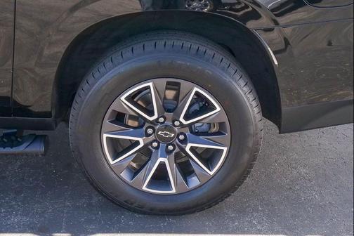 2022 Chevrolet Suburban 4WD Z71