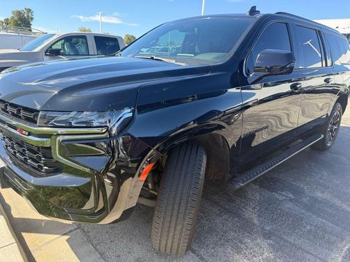 2022 Chevrolet Suburban 4WD Z71