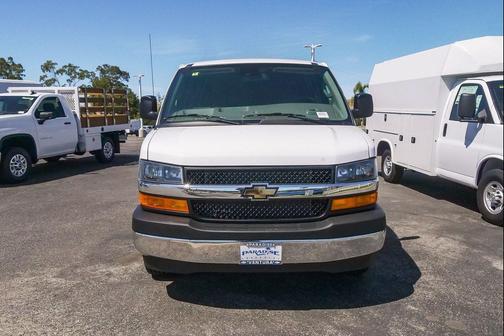 Summit White 2026 Chevrolet Express 3500 3500 Extended Wheelbase, WT, RWD
