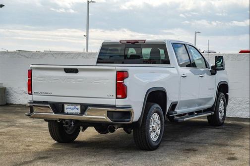 Summit White 2026 Chevrolet Silverado 2500 LTZ