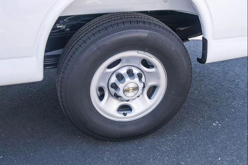 Summit White 2026 Chevrolet Express 2500 LT