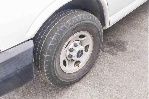 Summit White 2008 GMC Savana 2500 Base