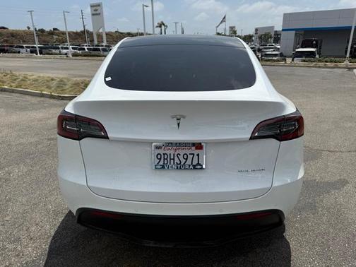 2022 Tesla Model Y Long Range Dual Motor All-Wheel Drive