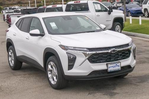 2025 Chevrolet Trax LS