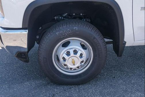 Summit White 2025 Chevrolet Silverado 3500 WT