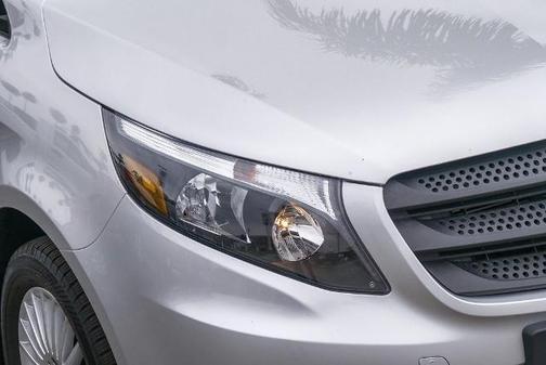 2021 Mercedes-Benz Metris Base