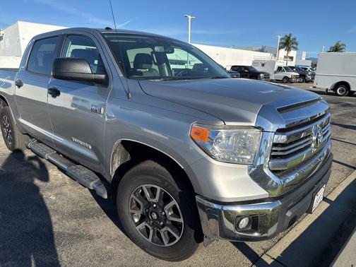 2017 Toyota Tundra SR5