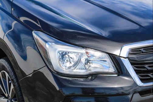 Crystal Black Silica 2017 Subaru Forester 2.0XT Premium