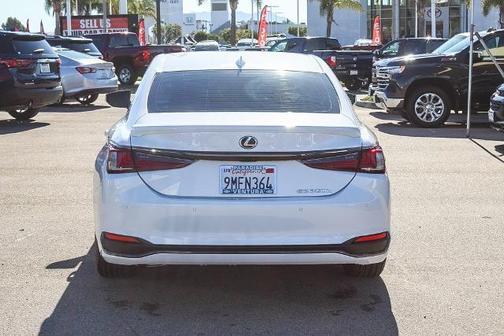 2024 Lexus ES 300h Base