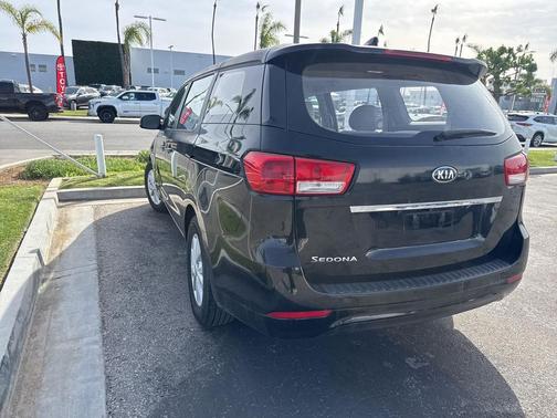 2018 Kia Sedona L