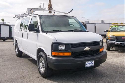 Summit White 2007 Chevrolet Express 2500 Work Van