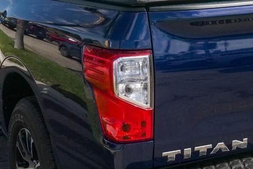 2021 Nissan Titan SV