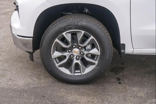 Summit White 2026 Chevrolet Silverado 1500 LT